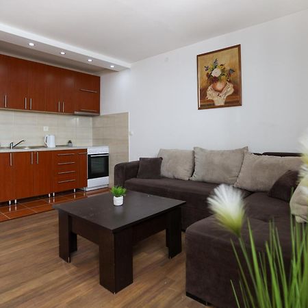 Airport Stay Apartments Surčin Екстериор снимка