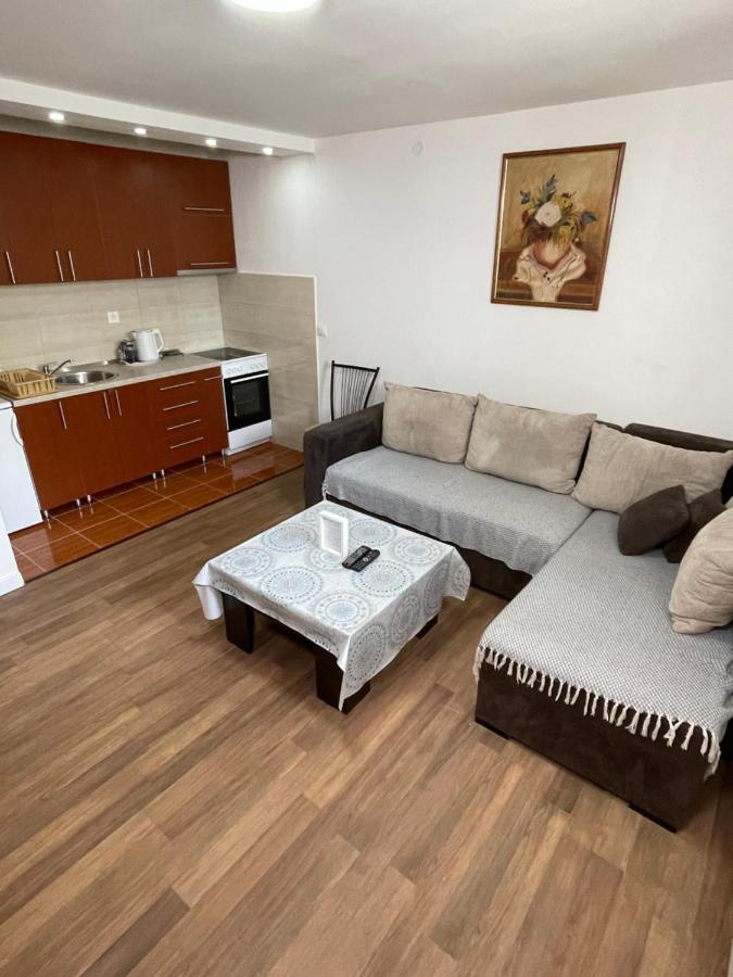 Airport Stay Apartments Surčin Екстериор снимка